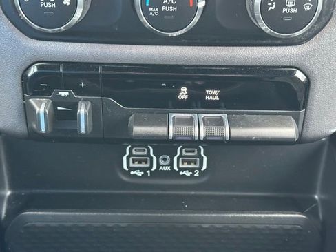 Used 2023 RAM 1500 Big Horn image 37
