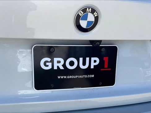 Used 2021 BMW 330i Sedan w/ Driving Assistance Package image 9