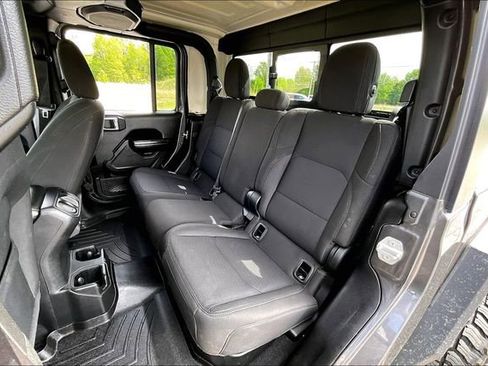 Used 2021 Jeep Gladiator Sport AWD/4WD image 23