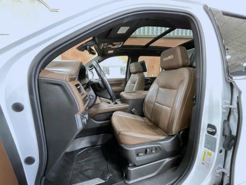 Certified 2021 Chevrolet Suburban High Country w/ Premium Package AWD/4WD image 10