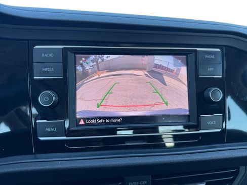 Used 2024 Volkswagen Jetta SE FWD image 13