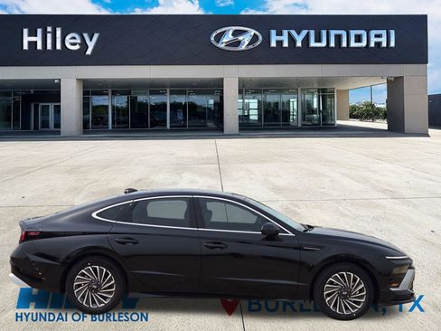 New 2026 Hyundai Sonata Limited FWD image 3