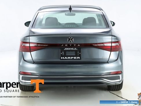 Used 2025 Volkswagen Jetta SEL FWD image 8