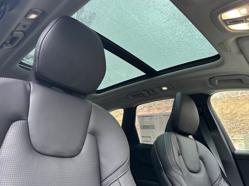 New 2026 Volvo XC60 B5 Ultra AWD/4WD image 13