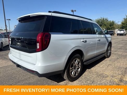 Used 2025 Ford Expedition Active AWD/4WD image 2