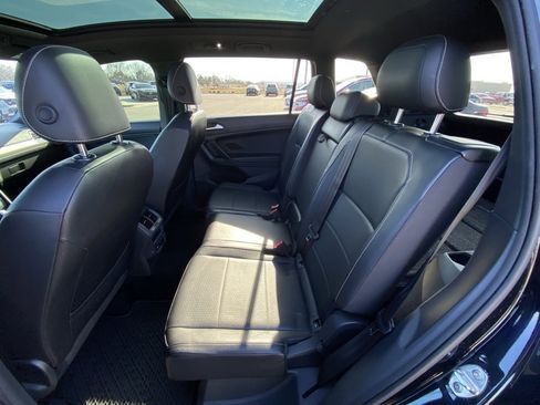 Used 2021 Volkswagen Tiguan SE image 26