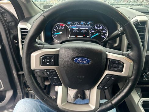 Used 2019 Ford F250 Lariat w/ Lariat Ultimate Package AWD/4WD image 17