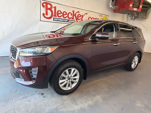 Used 2020 Kia Sorento LX FWD image 2