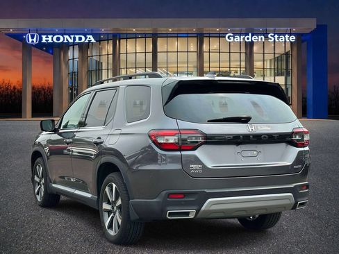 Used 2025 Honda Pilot Elite image 4