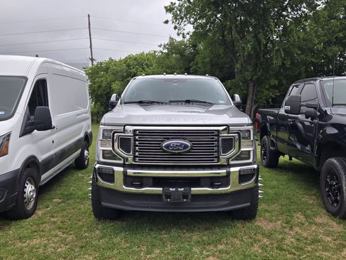 Used 2021 Ford F350 Lariat w/ Lariat Ultimate Package AWD/4WD image 2