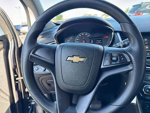 Used 2018 Chevrolet Trax LS w/ LPO, Cargo Package FWD image 20