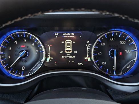 New 2026 Chrysler Pacifica Select image 11