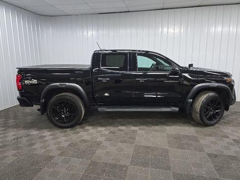 Used 2023 Chevrolet Colorado Trail Boss w/ Technology Package AWD/4WD image 2