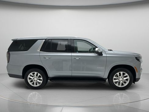 Used 2025 Chevrolet Tahoe Premier AWD/4WD image 4