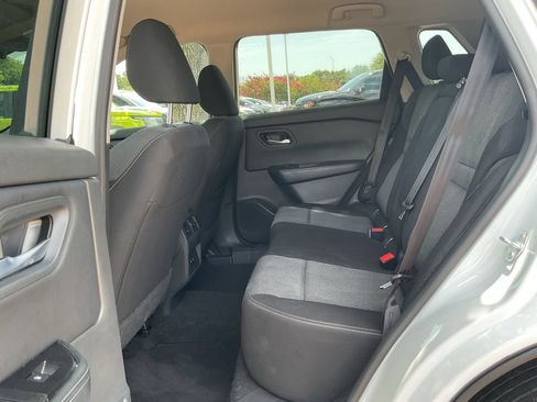 Used 2025 Nissan Rogue SV FWD image 9