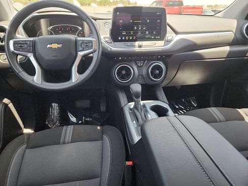 Used 2025 Chevrolet Blazer LT AWD/4WD image 11