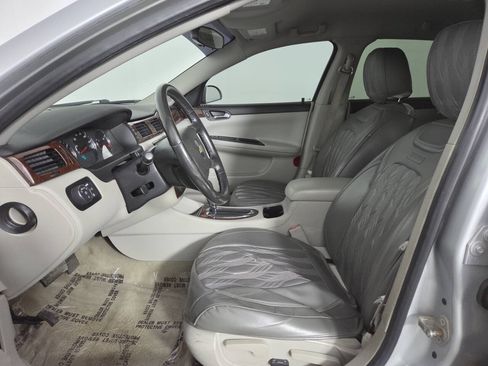 Used 2011 Chevrolet Impala LT FWD image 13
