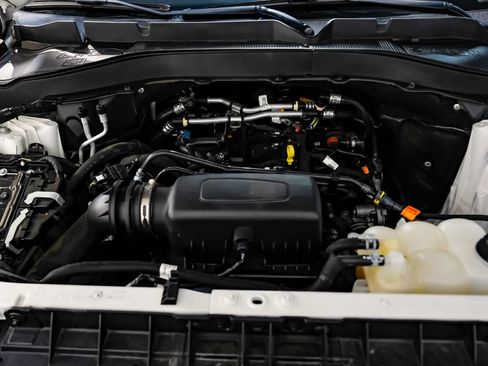 Used 2023 Ford Explorer XLT RWD image 52