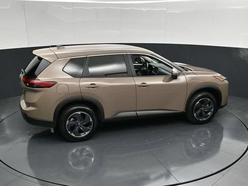 Used 2025 Nissan Rogue SV FWD image 45