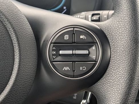 Certified 2025 Kia Soul LX w/ LX Technology Package FWD image 26