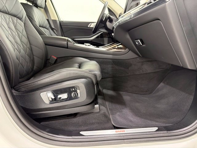 Certified 2024 BMW X7 xDrive40i w/ Premium Package AWD/4WD image 22