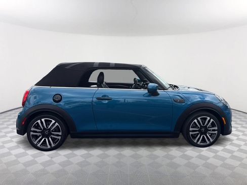 Used 2022 MINI Cooper S w/ Driver Assistance Package FWD image 3