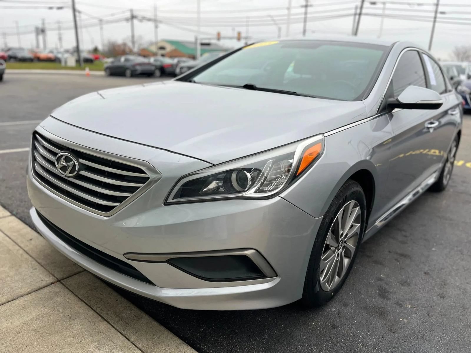 Used 2015 Hyundai Sonata Sport w/ Option Group 03 FWD image 2