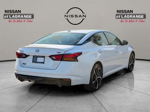 New 2025 Nissan Altima 2.5 SR w/ SR Premium Package FWD image 5