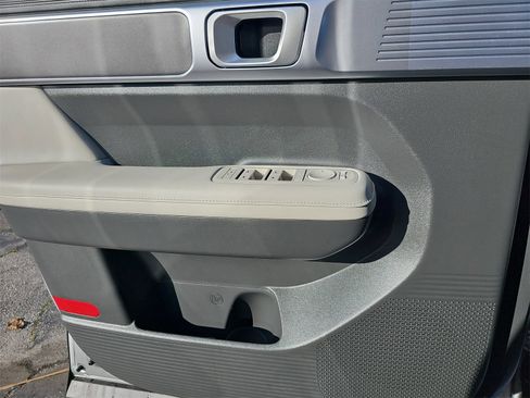 Certified 2025 Hyundai Santa Fe SEL image 30