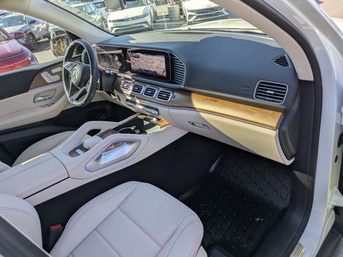 Used 2024 Mercedes-Benz GLS 450 4MATIC image 47