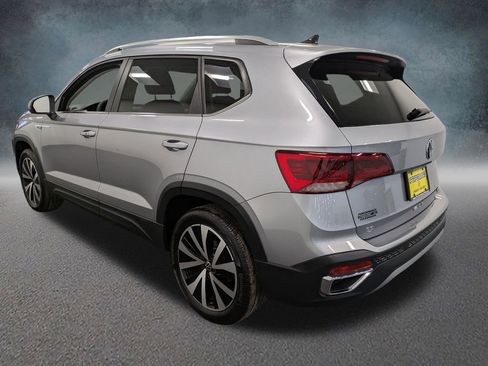 Used 2022 Volkswagen Taos SE image 6