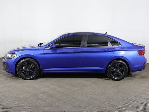 Used 2024 Volkswagen Jetta SE FWD image 17