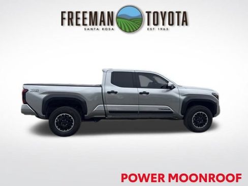 Used 2025 Toyota Tacoma TRD Off-Road w/ TRD Off Road Premium Package AWD/4WD image 4