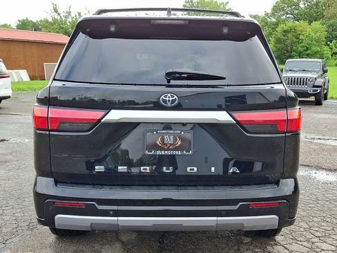 Used 2024 Toyota Sequoia Capstone AWD/4WD image 23