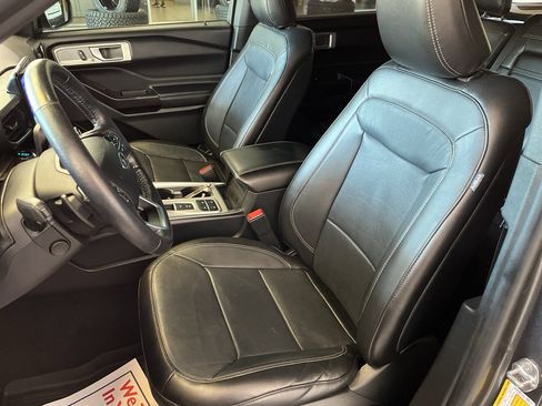 Used 2020 Ford Explorer Limited RWD image 13