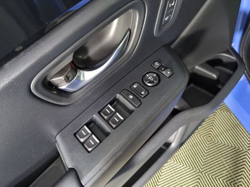 Used 2025 Honda Pilot TrailSport image 15