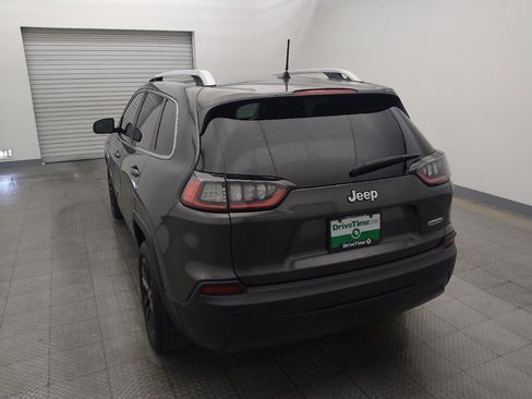 Used 2019 Jeep Cherokee Latitude Plus FWD image 6