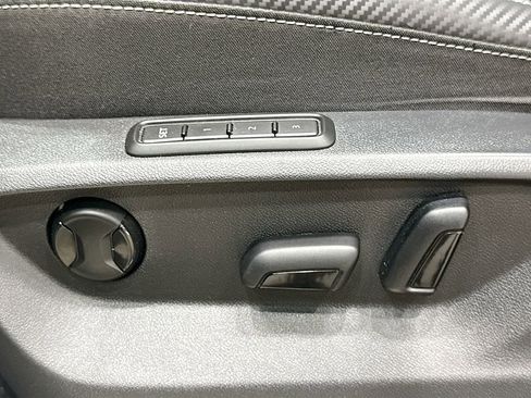 Used 2022 Volkswagen Atlas Cross Sport SEL R-Line image 19