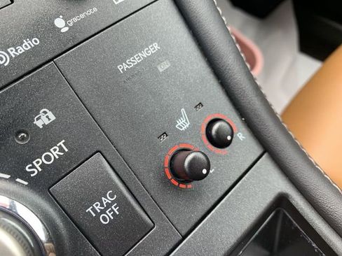 Used 2014 Lexus CT 200h w/ F Sport w/Nuluxe Interior FWD image 27