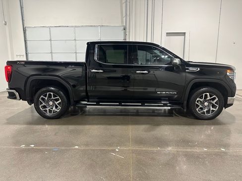 Used 2025 GMC Sierra 1500 SLT AWD/4WD image 4