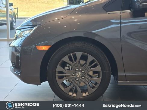 New 2026 Honda Odyssey Touring image 5