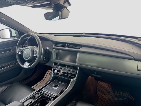 Used 2020 Jaguar XF S image 30