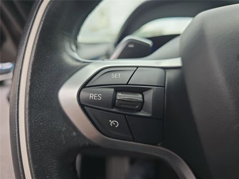 Used 2019 BMW i8 Coupe image 21