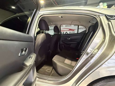 Used 2022 Nissan Sentra SV FWD image 31