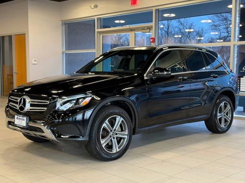 Used 2017 Mercedes-Benz GLC 300 4MATIC image 4