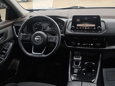 Used 2022 Nissan Rogue SV image 30