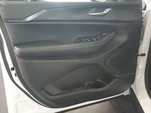 Used 2025 Jeep Grand Cherokee Laredo X image 20