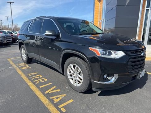 Used 2018 Chevrolet Traverse LT w/ LPO, Black Accent Package image 2