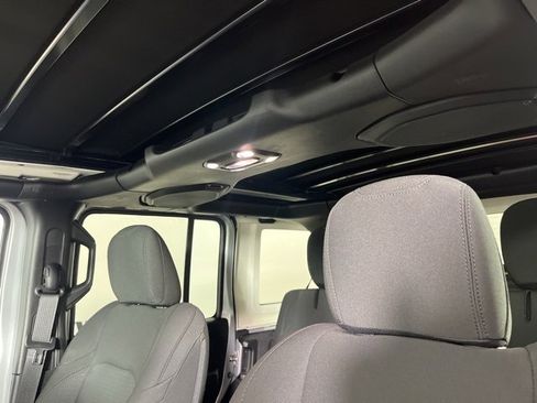 Used 2023 Jeep Wrangler Unlimited w/ Sun & Screen Package image 5
