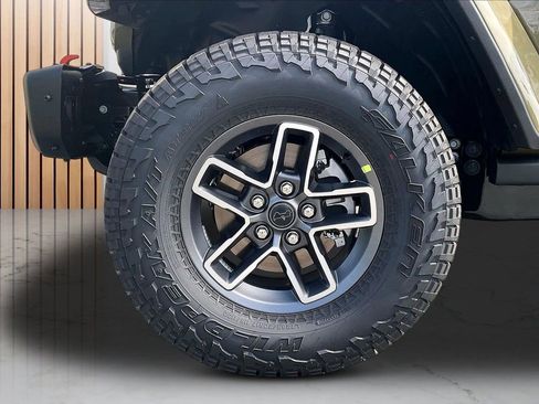 New 2026 Jeep Gladiator Mojave AWD/4WD image 32